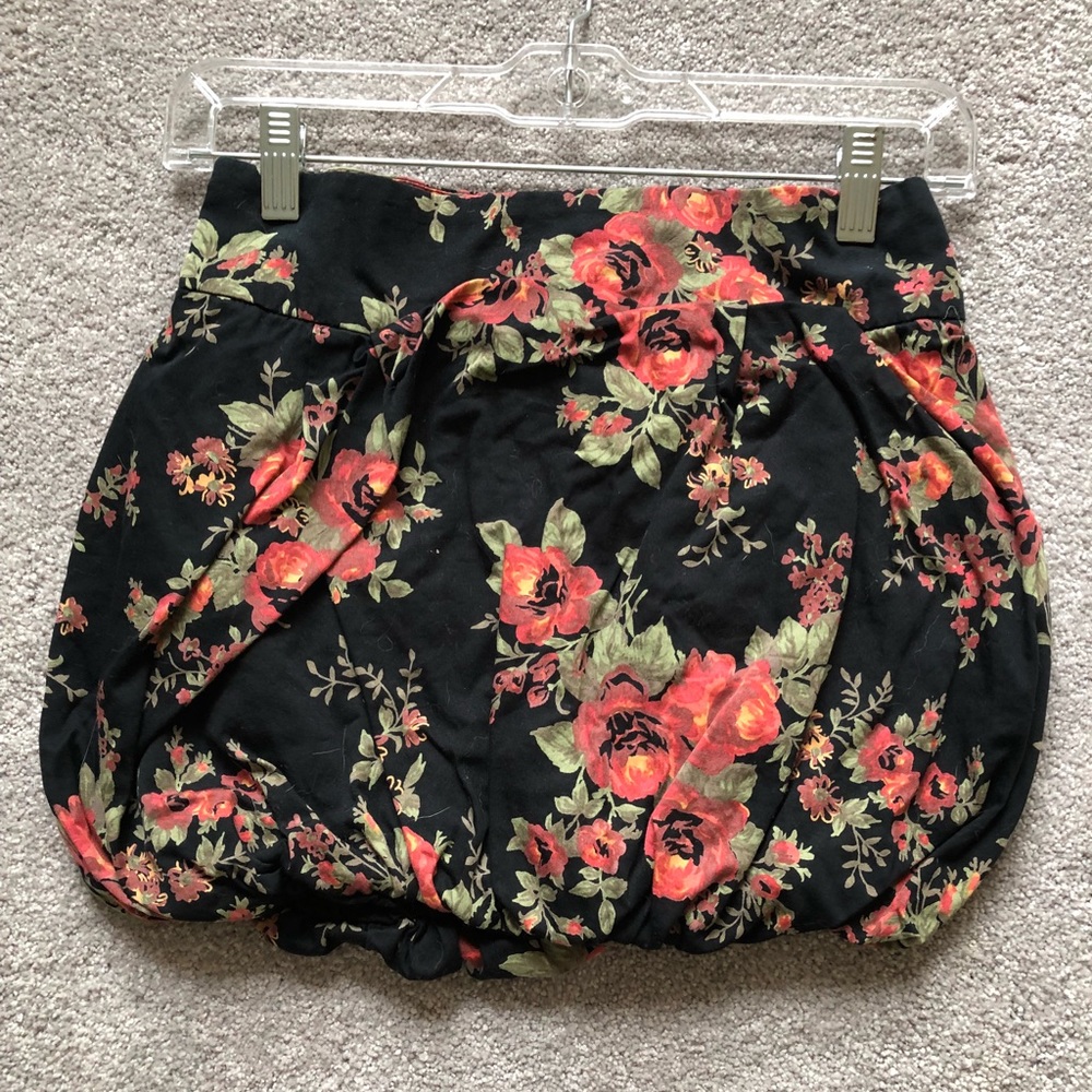 Floral pouf mini skirt
